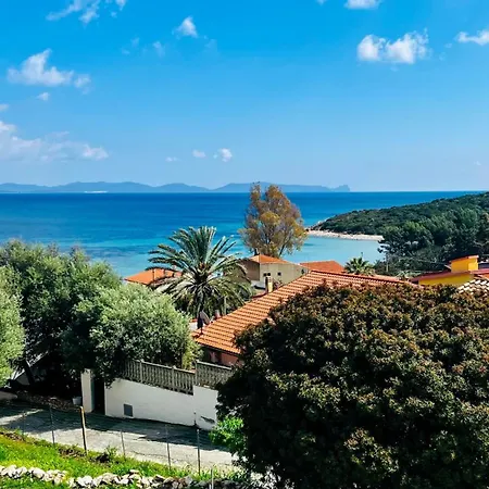Dom wakacyjny The Wonderful World - Terrace With Sea View And Grill SantʼAntìoco